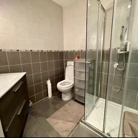 3p Proche Port Apartment