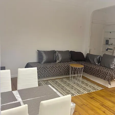 3p Proche Port Apartment